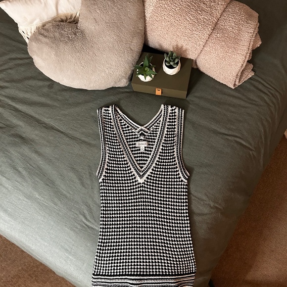 Women’s Striped White and Black Evereve Top - Picture 1 of 5